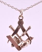 Ezüst(Ag) lánc szabadkőműves medállal, jelzett, h: 50 cm, 2×1,5 cm, nettó: 3,8 g