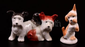 Aquincumi kutya + porcelán kutyapár, kézzel festett, az egyik jelzett, apró kopásokkal, különböző méretben