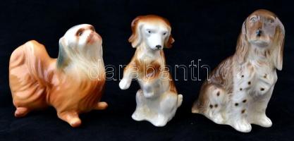 3 db porcelán kutya, kézzel festett, jelzés nélkül, apró kopásokkal, különböző méretben