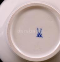 Meisseni Wefs váza, fehér mázas, jelzett, hibátlan, m: 12 cm
