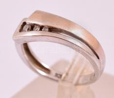 Ezüst(Ag) háromköves modern gyűrű, jelzett, méret: 52, bruttó: 2,6 g