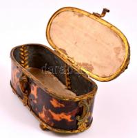 Antik halcsontdoboz, réz szerelékkel, sérült, 14×6 cm