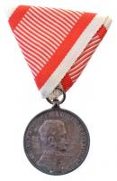 1917. Károly Bronz Vitézségi Érem Br kitüntetés replikája? mellszalagon. T:2,2- Hungary 1917. Bronze Gallantry Medal Br replica decoration with ribbon. C:XF,VF