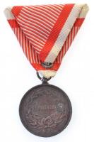 1917. "Károly Bronz Vitézségi Érem" Br kitüntetés replikája? mellszalagon. T:2,2-
Hungary...