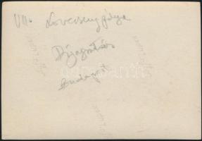 cca 1930 Budapest VII., díjugratás a lóversenypályán, fotó, hátulján feliratozva, 6×8,5 cm