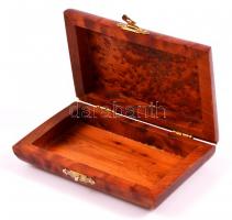 Kis dobozka, rózsafa gyökér, réz szerelékkel, 11×7 cm