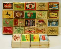 28 db különböző régi használatlan gyufásdoboz gyufával
