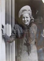 cca 1900-1960 6db nagyméretű családi fotó (egy bekeretezve)