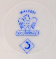 Vegyes porcelán tétel: 3 db matricás kávéscsésze + 3 db klf alj (egyik Aquincumi) + Herendi bonbonie...