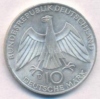 NSZK 1972D 10M Ag "Olimpia-München / Csomó" T:2 kis ph.
FRG 1972D 10 Mark Ag "Olymic...