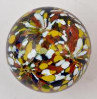 Üveg színes dekoratív levélnehezék, alján kis csorbákkal, m: 8,5 cm