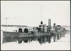 1917 A Dunai Flottila kiemelt és átépített Temes monitora, az 1980-as években eredeti negatívról előhívott fotó, 13×18 cm