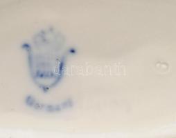 Unterweissbach őzike a kiskutyával, kézzel festett, jelzett, apró kopásnyomokkal, m:8 cm, h:10,5 cm