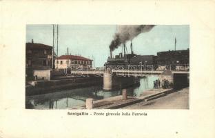 Senigallia, Ponte girevole della Ferrovia / railway bridge with locomotive