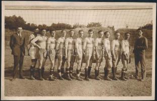 cca 1930 Azonosítatlan futballcsapat, csoportkép, fotólap, 9×13,5 cm