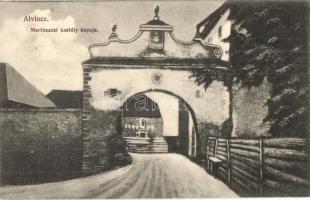 Alvinc, Vintu de Jos; Martinuzzi kastély kapuja. Kiadja Margineán János / castle gate