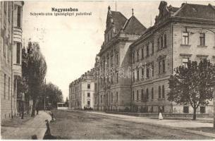 Nagyszeben, Hermannstadt, Sibiu; Schewis utca, Igazságügyi palota, villamos / street view, Palace of Justice, tram