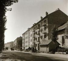 cca 1970-1980 Kecskemét, városképek, 10 db fotónegatív, 6×6 cm