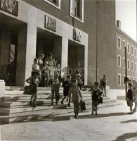 cca 1970-1980 Kecskemét, városképek, 10 db fotónegatív, 6×6 cm