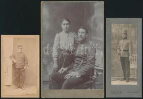 cca 1900-1914 Katonaportrék, 3 db keményhátú fotó, 10,5×6,5 és 16,5×10,5 cm közötti méretekben