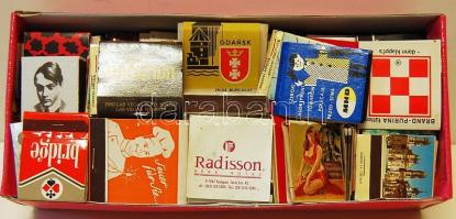 140 főleg külföldi gyufásdoboz, levélgyufa tartalommal