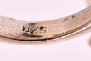 Ezüst (Ag.) gyűrű gyöngyház berakással, jelzett, méret:51, bruttó:4,7 g