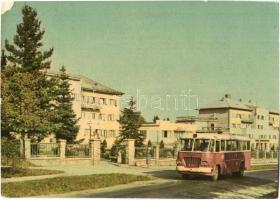 10 db modern magyar városképes lap; tömegközlekedési eszközök Budapesten és vidéken, villamosok, aut...