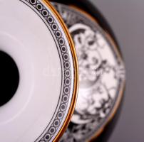 Hollóházi Jurcsák László tervezte váza, matricás, jelzett, apró kopásokkal, m: 15,5 cm