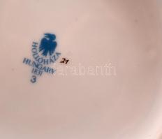 Hollóházi Jurcsák László tervezte váza, matricás, jelzett, apró kopásokkal, m: 15,5 cm