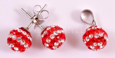 Piros-fehér shamballa gyöngyökkel díszített fülbevalópár és függő, ezüst(Ag) szerelékkel, jelzett