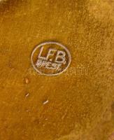 Réz fedeles karafa, csiszolt hibátlan üvegtesttel, jelzett (LF.B. Budapest), m: 25 cm