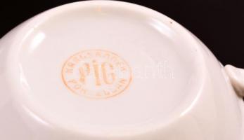 PIG teás csésze és alj, cukortartó, matricás, jelzett, apró kopás nyomokkal