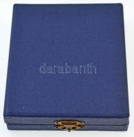 ~1970-1980. "Magyar Bélyeggyűjtők Országos Szövetsége Budapest" Br plakett eredeti, kék to...