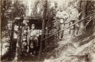 1917 Szebenjuharos, megfigyelő állvány katonákkal / Aufklärerstand HBt. 5/72 am Paltinis / K.u.K. military photo in Hohe Rinne