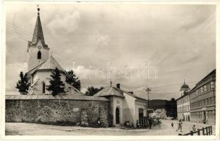 Huszt, Chust, Khust; Református templom, Fekete József üzlete, automobil, kerékpár / Calvinist church, shops, automobile, bicycle (EK)