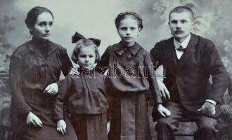 cca 1880-1900 26 db keményhátú fotó klf méretben, magyar fényképészektől, benne egy két papírkép is