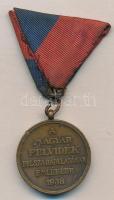 1938. "Felvidéki Emlékérem" Br kitüntetés mellszalagon T:2 karika sérült
Hungary 1938. &q...