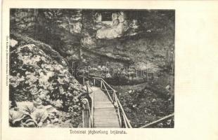 1900 Dobsina, Dobschau; Eishöhle Dobsina / Dobsinai jégbarlang bejárata, fahíd. Kiadja Özv. Balázsy Jánosné / La grotte glaciere de Dobsina / ice cave entrance, wooden bridge