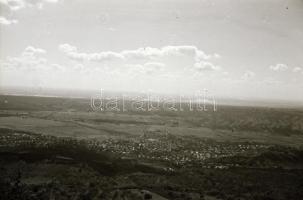 cca 1930 30 db városképes Leicával készített fotónegatív negatív tartóban