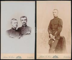 cca 1900 2 db vizitkártya méretű katona fotó: Kadettek. Leszter és Tsa. Kassa.