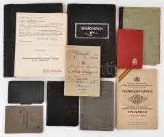 Vegyes papírrégiség tétel, közte Holicsi lovassági tisztiiskolát végzett bajtársak részére szóló, megcímzett névre szóló meghívó-levelezőlap, 17 db, vásárlási könyv, intentiós-könyv, 1941 zsebnaptár, Posner-zsebnaptár 1942, Ovomaline tárca, munkakönyv, takarékbetétkönyv, tanárizsebkönyv, népiskolatan jegyzet.
