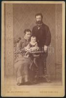 cca 1878 Rupprecht Mihály műtermében készült, kabinetfotó méretű, családi fotó, feliratozva, 16,5x11 cm