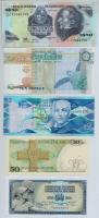10db-os vegyes bankjegy tétel, közte Seychelle-szigetek, Salamon-szigetek, Jugoszlávia, Mozambik, Lengyelország és Barbados T:I-II 10pcs ofa various banknotes, including Seychelles, Solomon Islands, Yugoslavia, Mozambique, Poland and Barbados C:UNC-XF