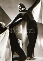cca 1935 Mozgásművészeti kompozíció műteremben, Szentpál Olga (1895-1968) tánccsoportjának tagjai, szabadon felhasználható negatív, 5x3,8 cm