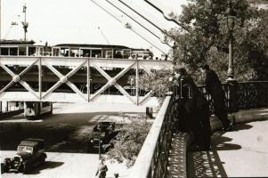 Villamosok különféle helyszíneken, különféle korokból, 5 db vintage negatív és/vagy diapozitív, 6x4,...