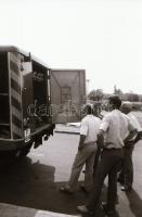 cca 1970 Teherautók tétele, 8 db vintage negatív + 3 db vintage fotó, a negatívok és papírképek közö...