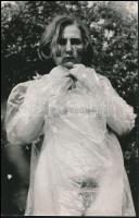 cca 1978 Szolidan erotikus felvételek vegyes tétele, 8 db vintage fotó, 9x12 cm és 24x17 cm között