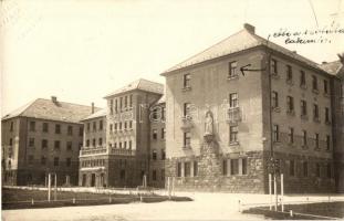 1931 Veszprém, Jutas; M. Kir. Kinizsi Pál Honvéd csapat altisztképző iskola főépülete. photo