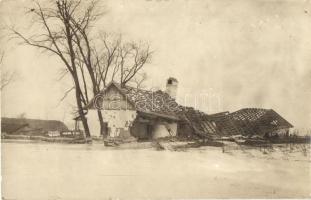 1925 Vésztő, december 24-i árvíz a község határában elpusztított 212 lakóházat, 323 tanya épületet. Az árvíztől sújtott Vésztő község kiadása. photo (Rb)