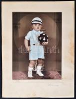 1939 Színezett műtermi fotó, 22,5x16,5 cm, karton 32,5x24,5 cm